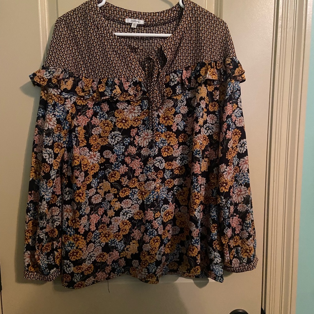 Long sleeve flower blouse